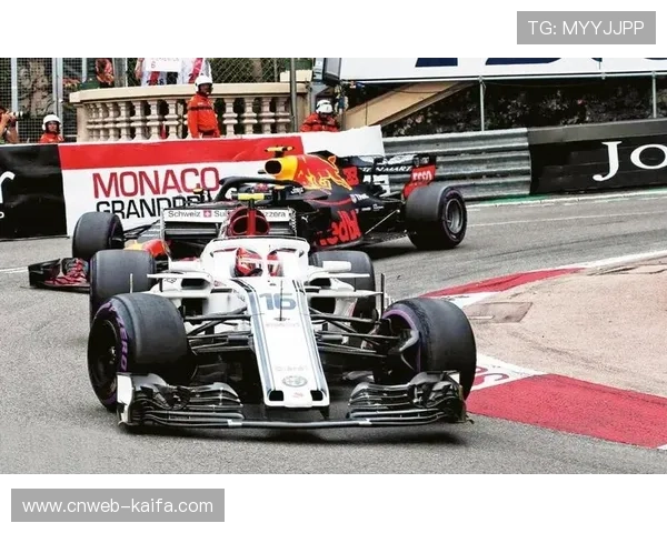 里卡多追尾斯特罗尔，底盘损伤后排名持续下滑