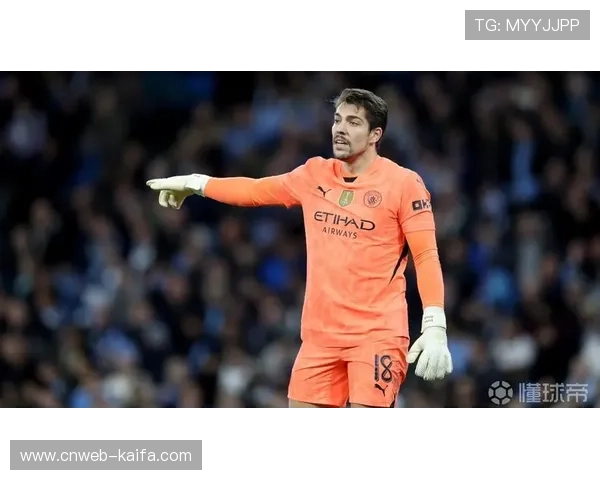 沃克与B席争执防守失误，哈兰德赛后安抚门将奥尔特加